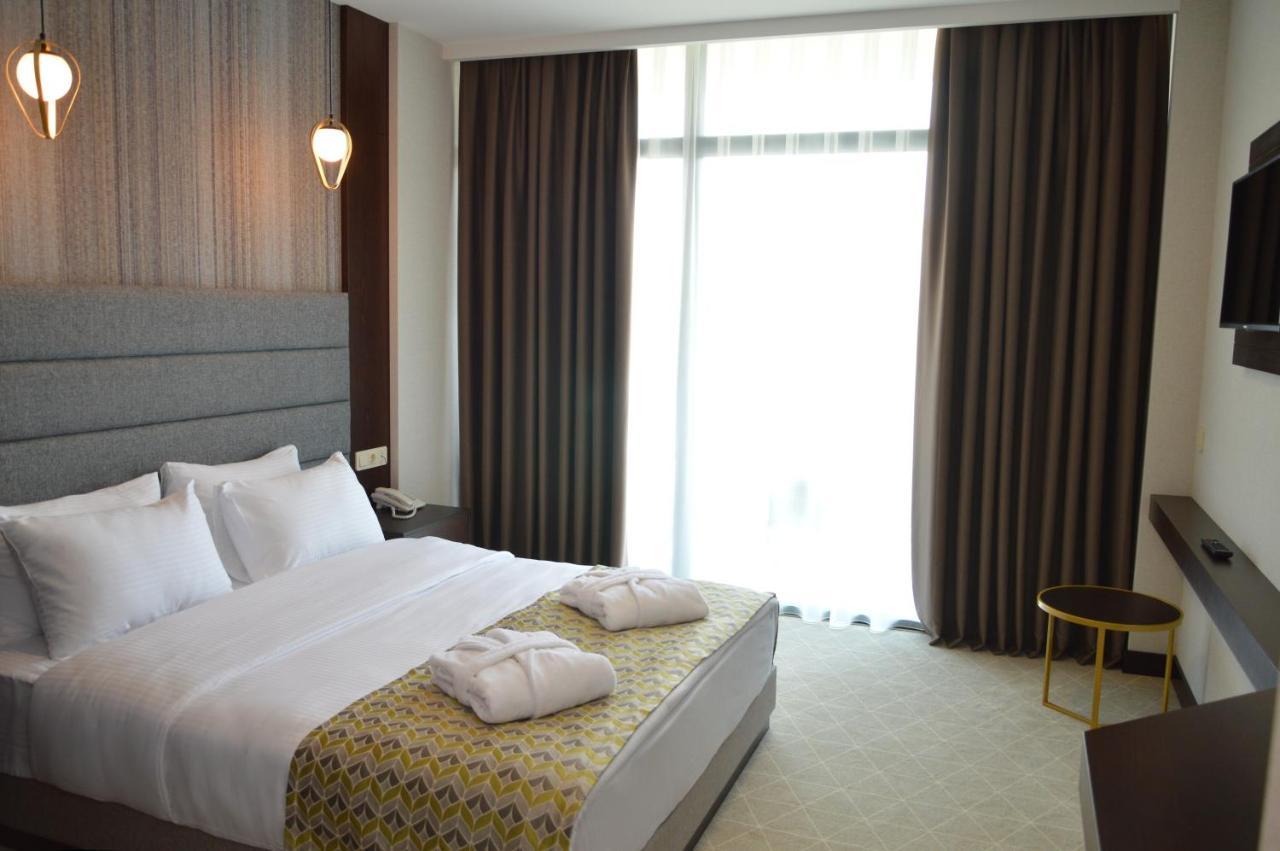 Hotel Elegance Batumi Exterior foto