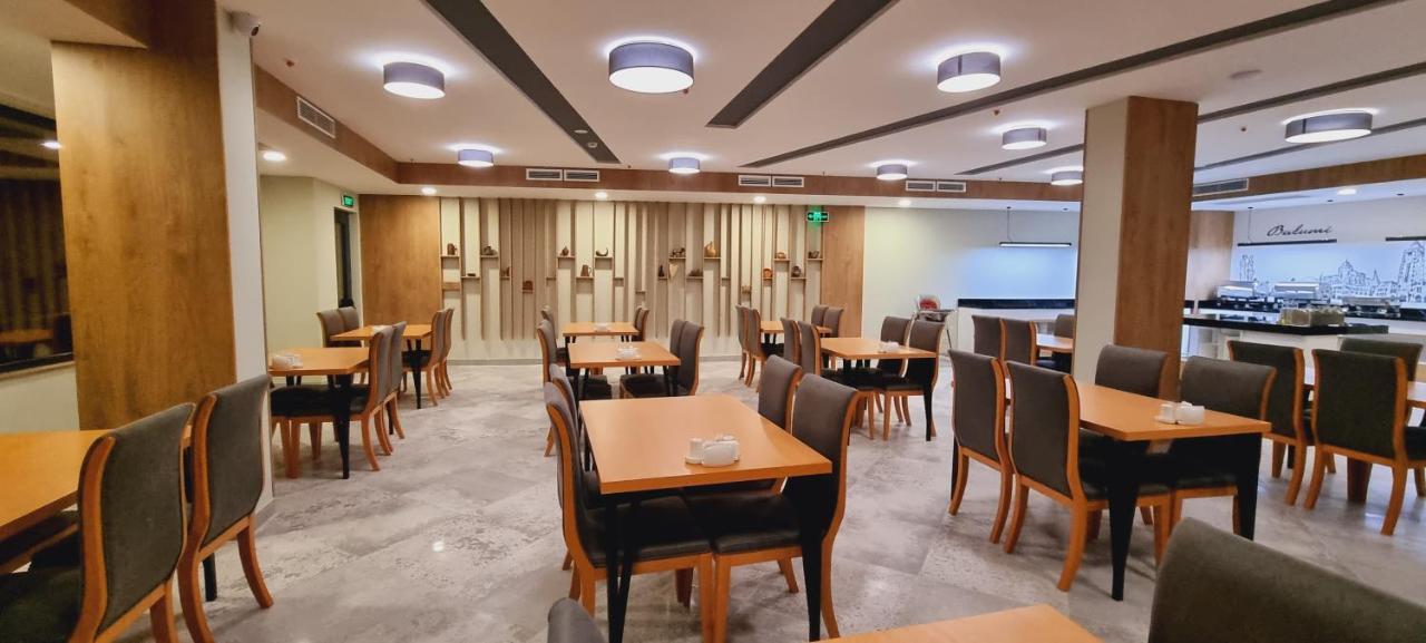 Hotel Elegance Batumi Exterior foto