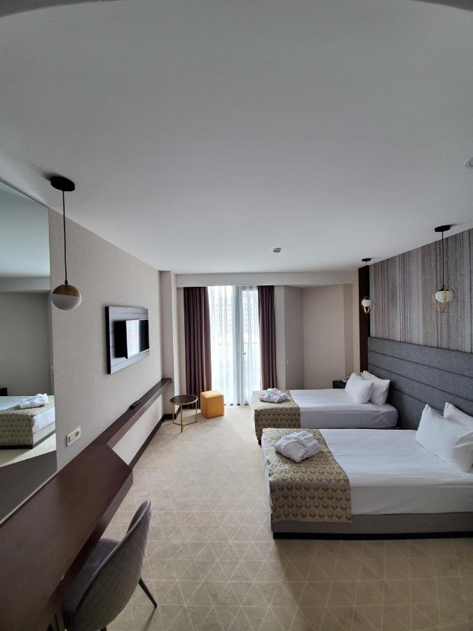 Hotel Elegance Batumi Exterior foto